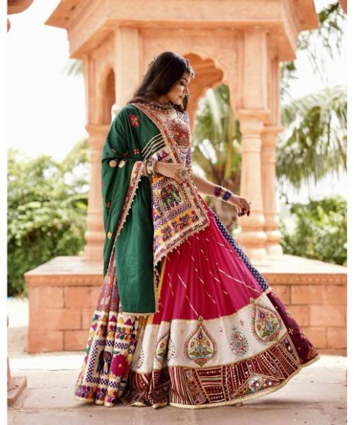 Navratri Chaniya Choli - Neck Style: V-Neck