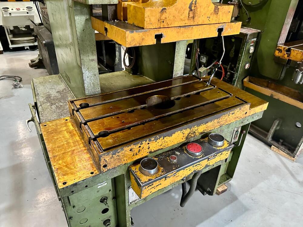 1768 Aida C Frame Single Crank Press - Cap: 45 Tons, Stroke: 140mm, Die Height: 300mm, Adjustment: 60mm, Spm: 5090, Slide: 410x340mm, Bolster: 830x465mm