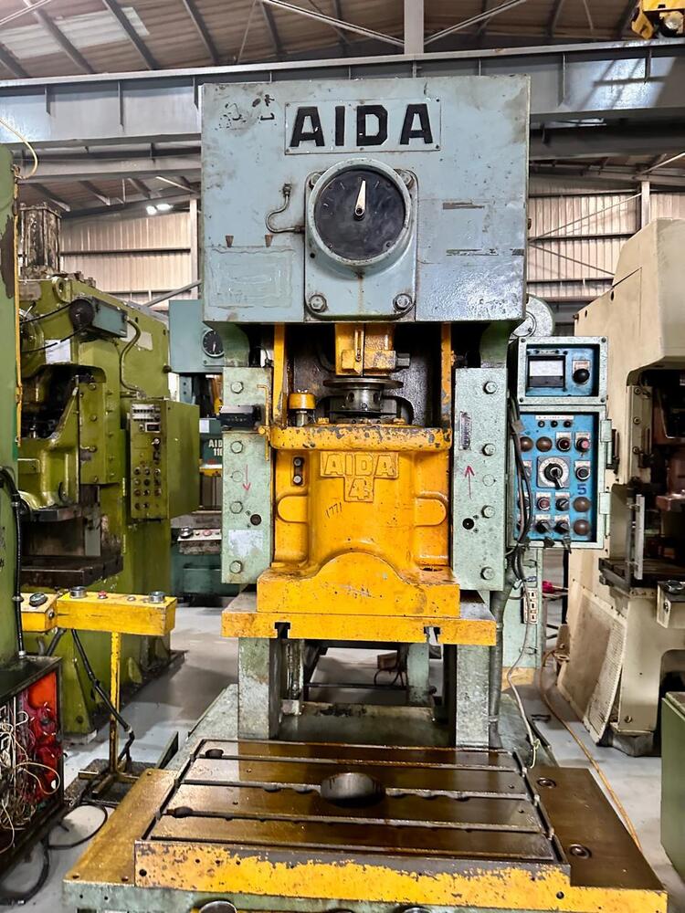 1771 Aida C Frame Single Crank Press - Cap: 45 Tons, Stroke: 140mm, Die Height: 300mm, Adjustment: 60mm, Spm: 5090, Slide: 410 X 340mm, Bolster: 830 X 465mm