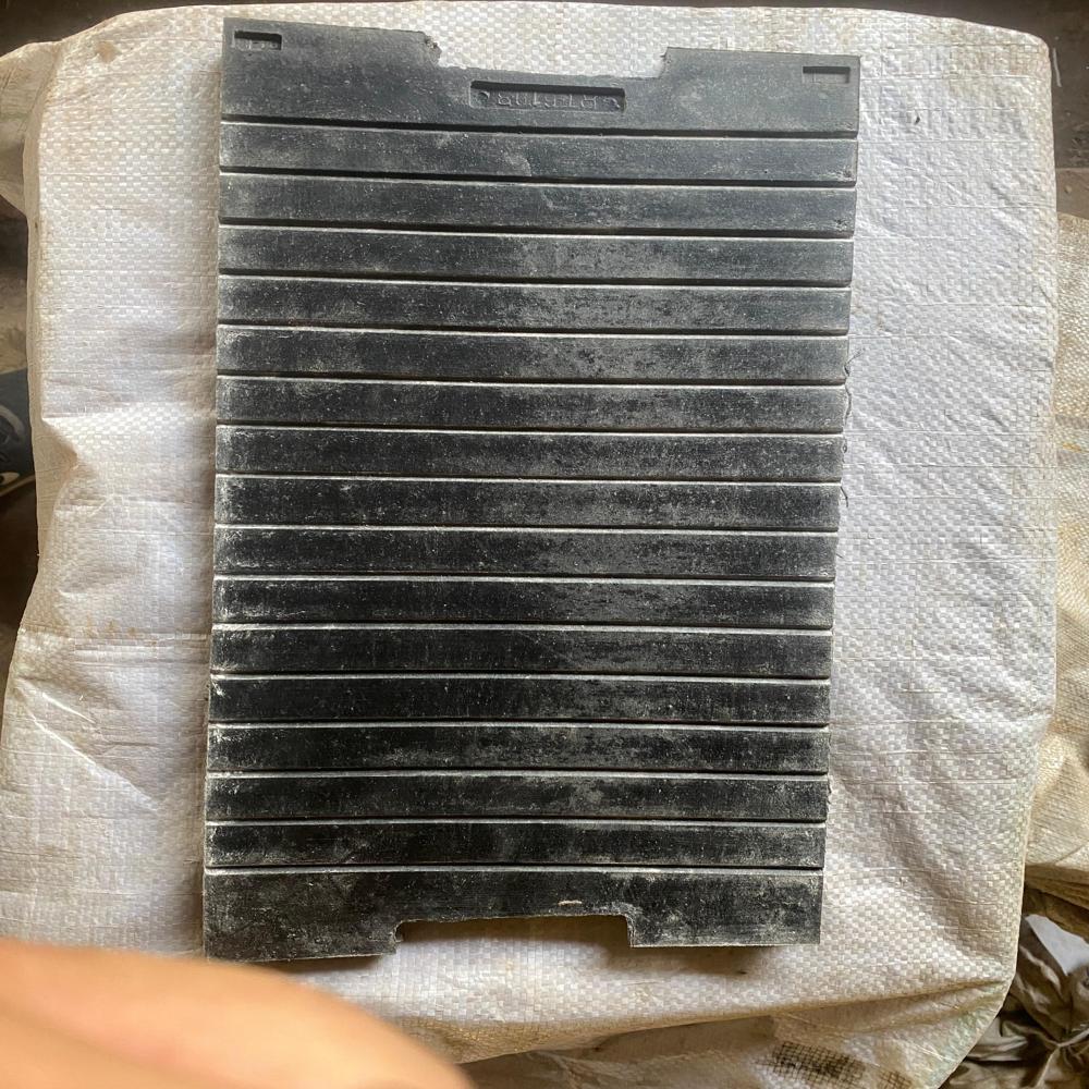 Grooved Rubber Sole Plate