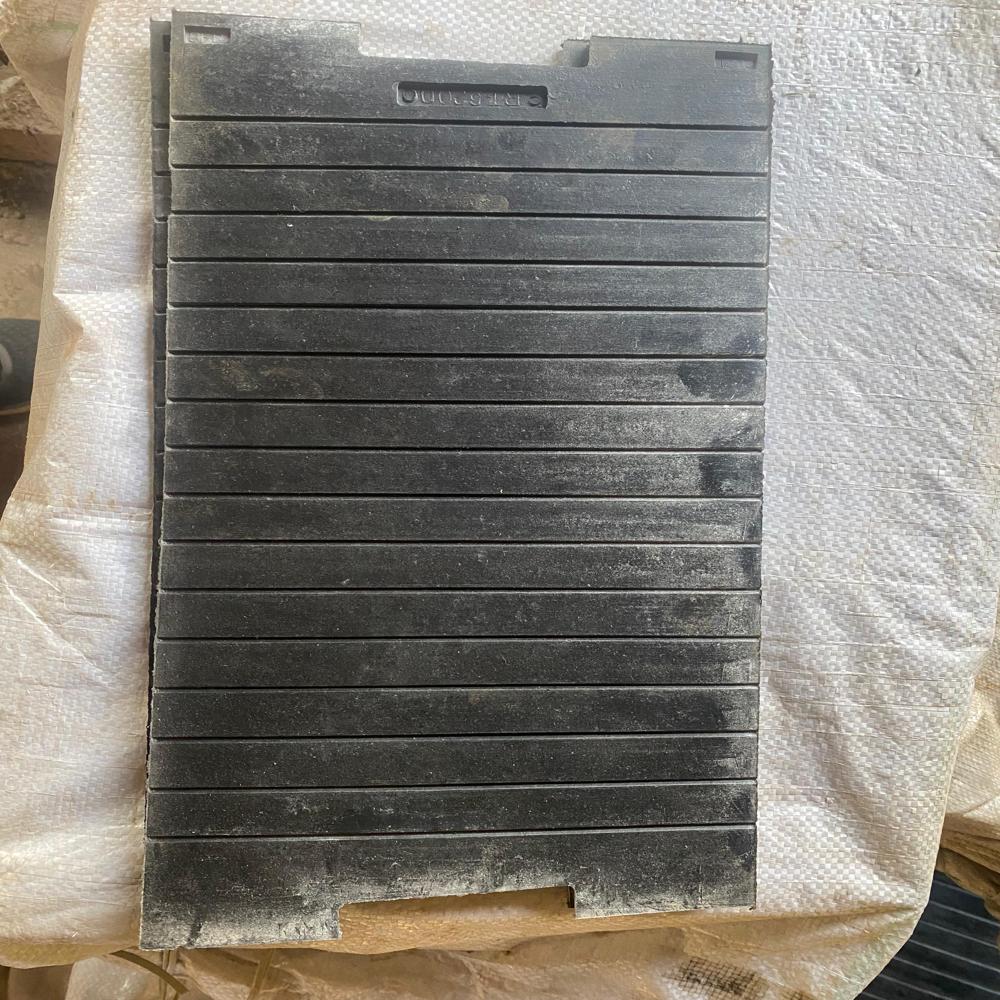 Grooved Rubber Sole Plate