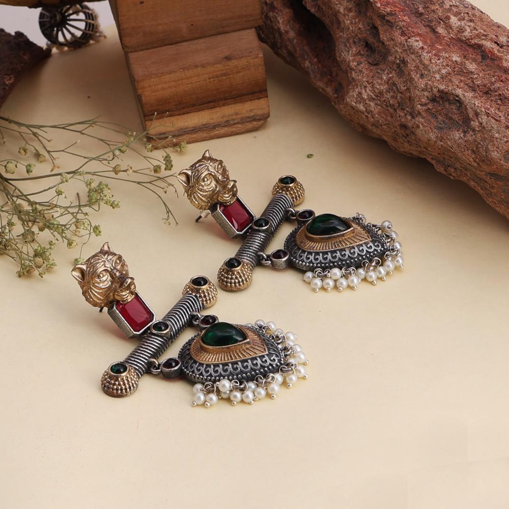 Two-tone Panther Design Royal Look Dangle Earrings With Hanging Pearls - Color: Silver