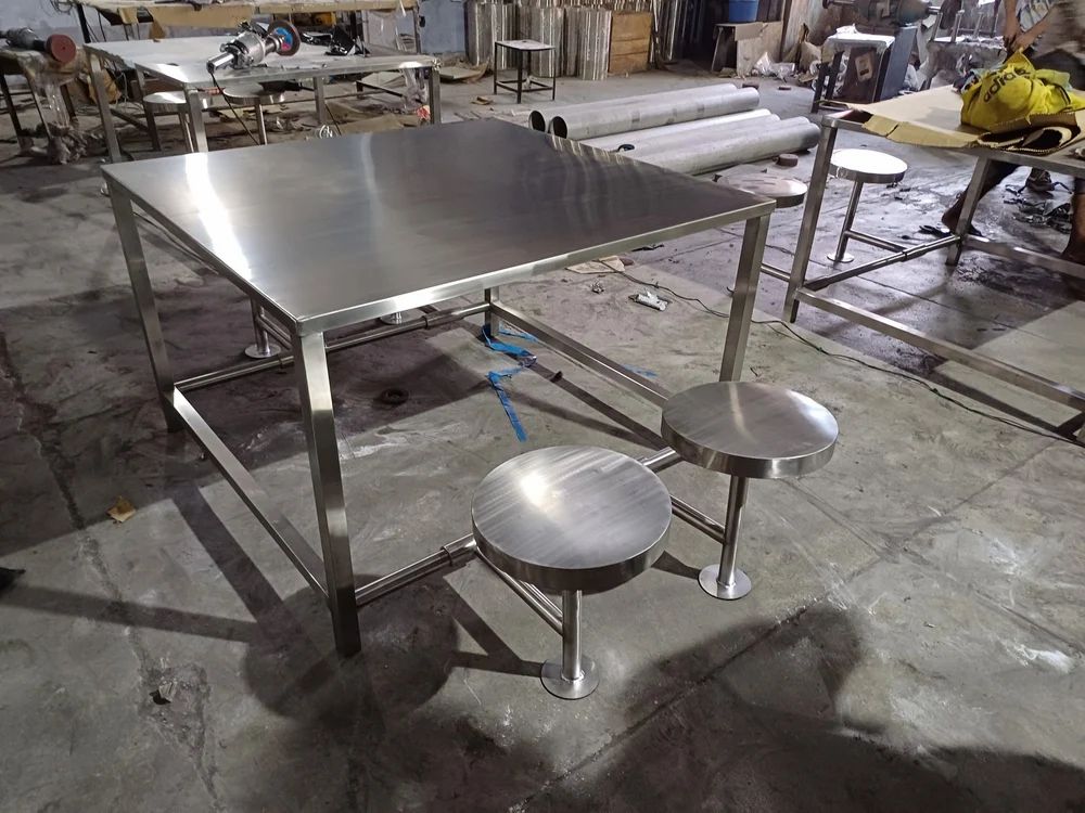 Stainless Steel Table - Color: Silver