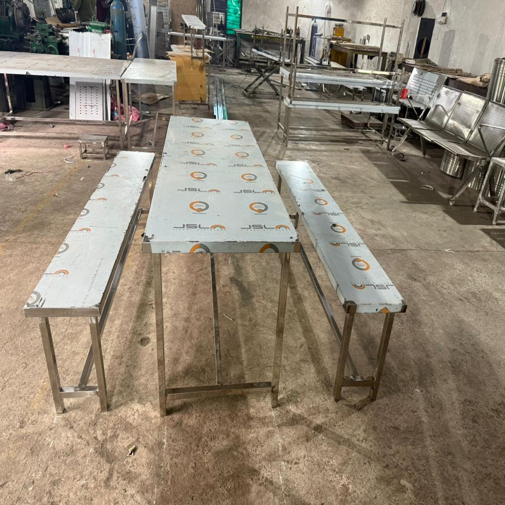 Stainless Steel Table - Color: Silver