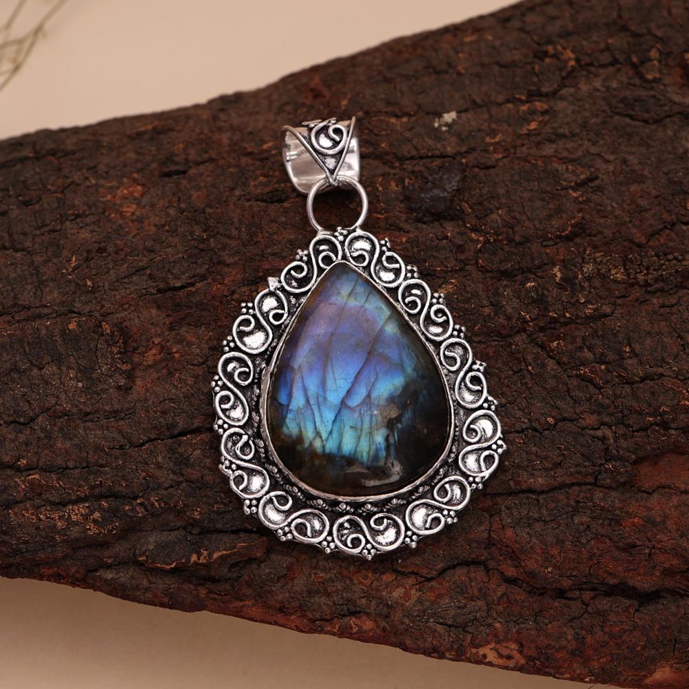 Teardrop Pear Labradorite Pendant In Handcrafted Antique Silver Setting Beautiful Pendant - Hardness: Rigid