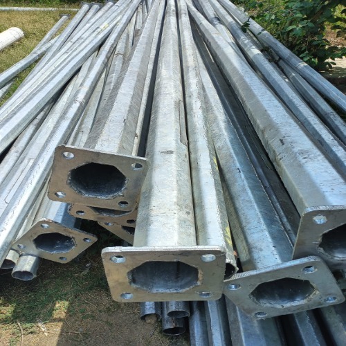 Octagonal Pole For Street Light - Color: Silver