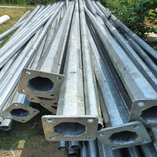 Gi Octagonal Pole For Street Lights - Color: Silver