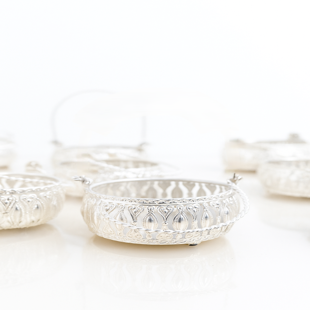 Fancy Silver Basket - Dimension (l*w*h): Different Size Available