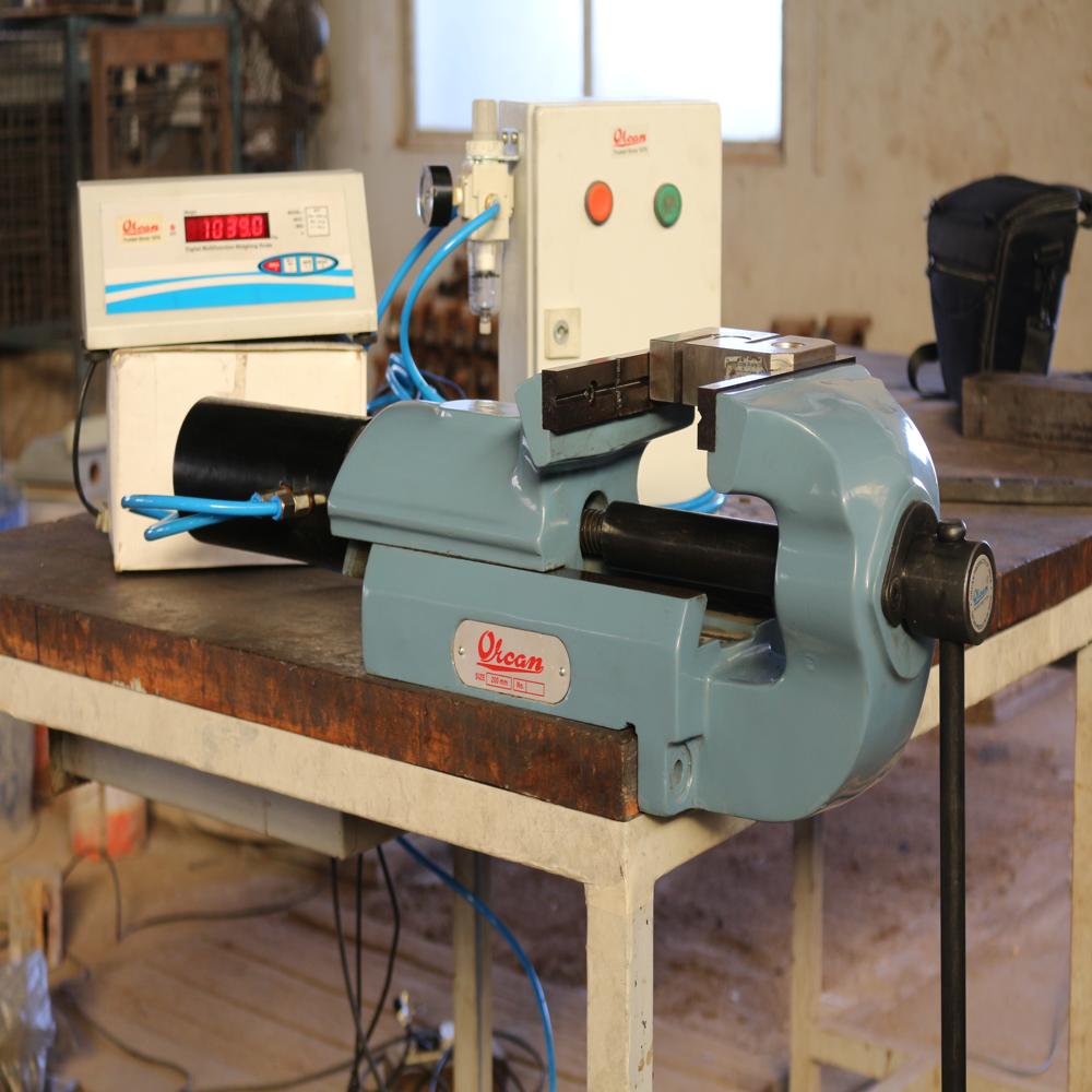 Pneumatic Bench Vice - Features: Stable Performance