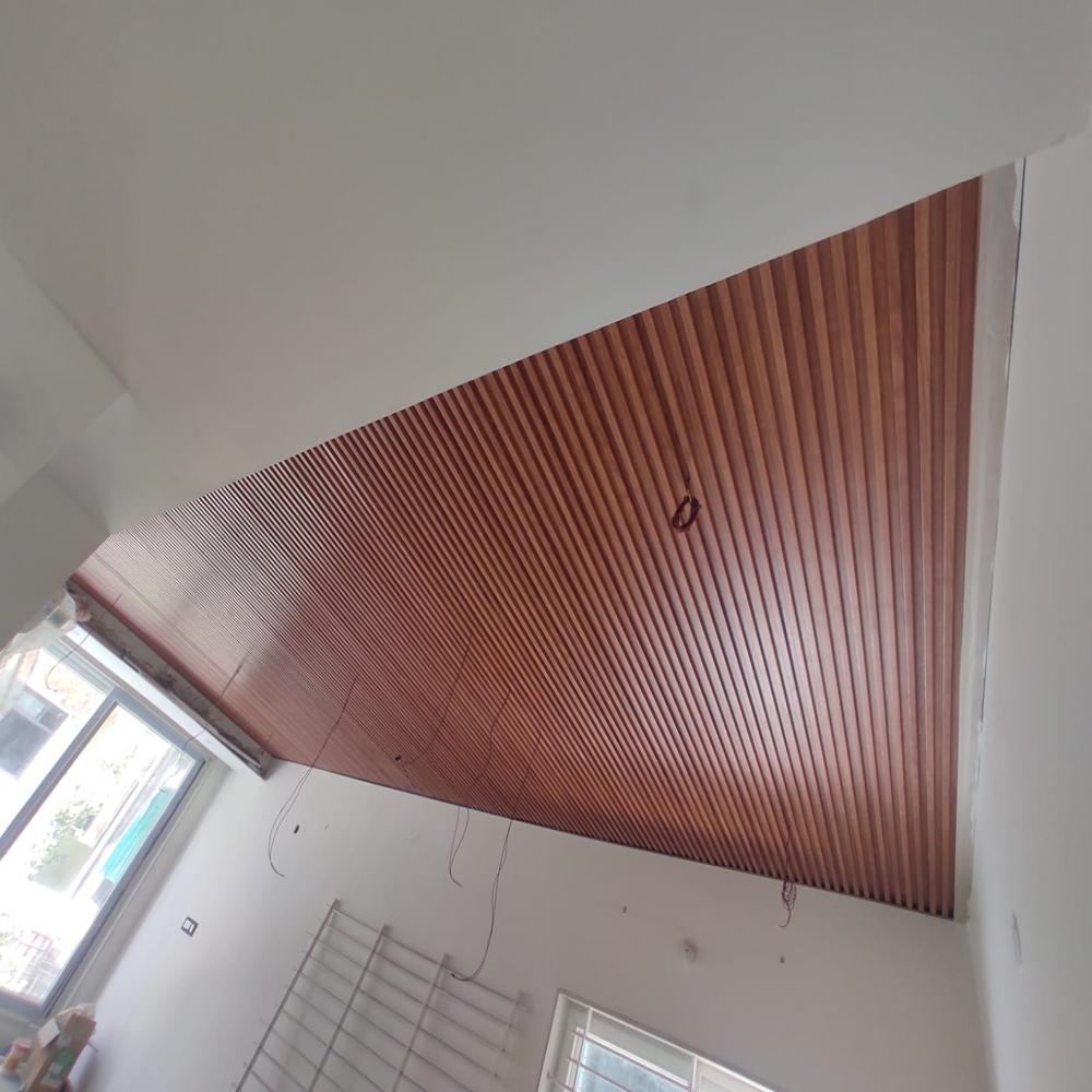 Wpc Aluminium Louvres Panel - Aluminium Material, Customised Sizes, Brown Colour | Elegant Design, Easy Installation For Residential Use