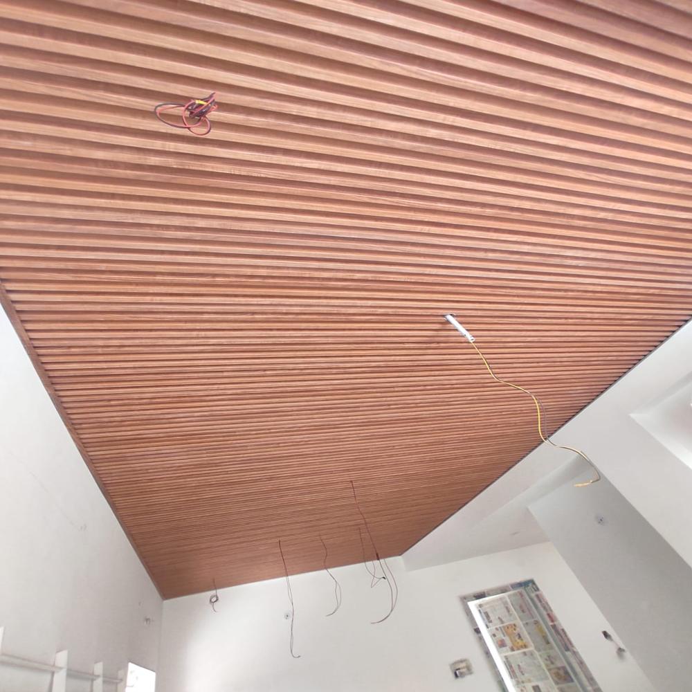 Wpc Aluminium Louvres Panel - Aluminium Material, Customised Sizes, Brown Colour | Elegant Design, Easy Installation For Residential Use