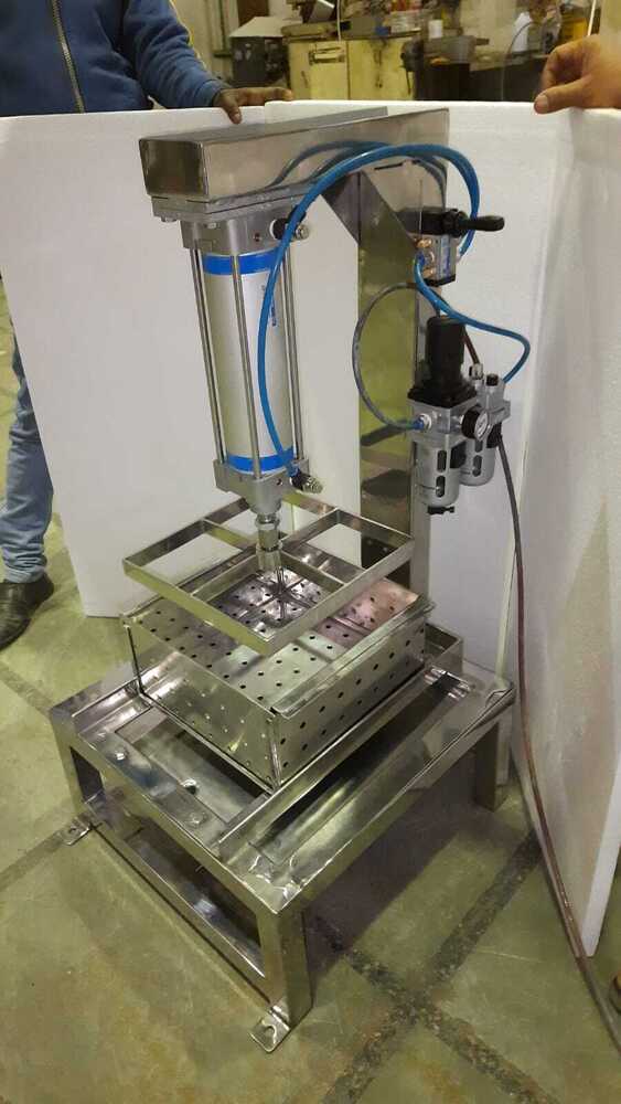 Pneumatic Paneer And Tofu Press - Capacity: 25 Kg/hr
