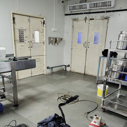 Clean Room - Feature: High Quality