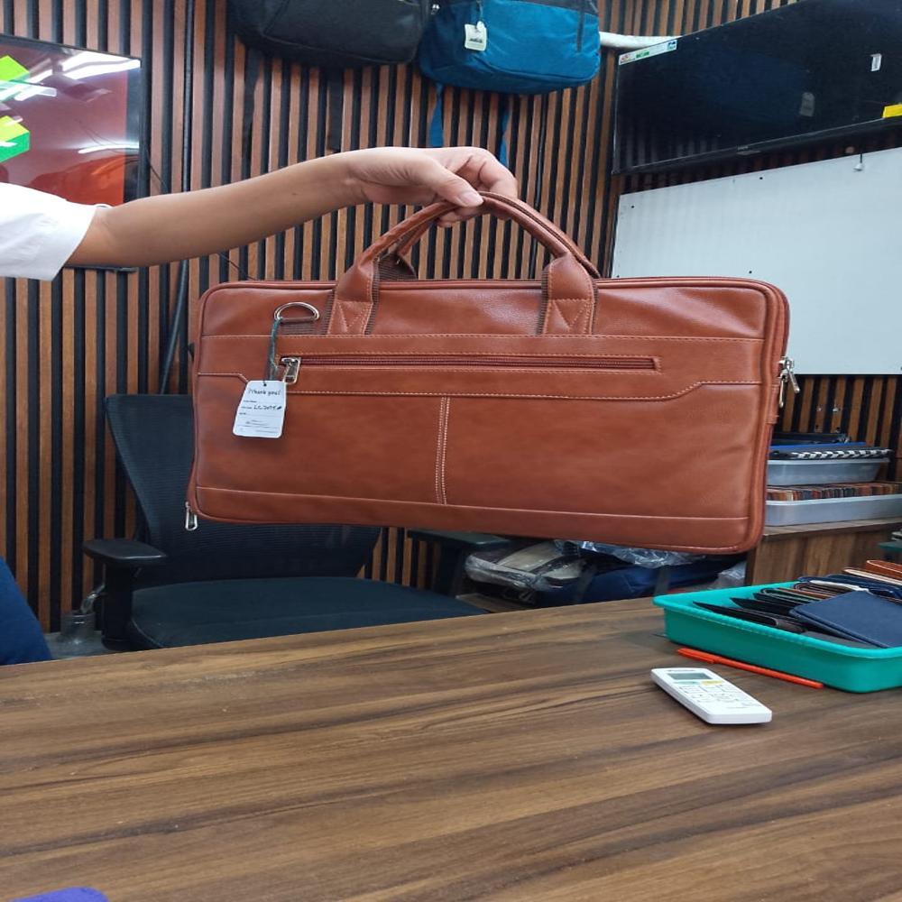 Leather Brown Bag - Size: 12