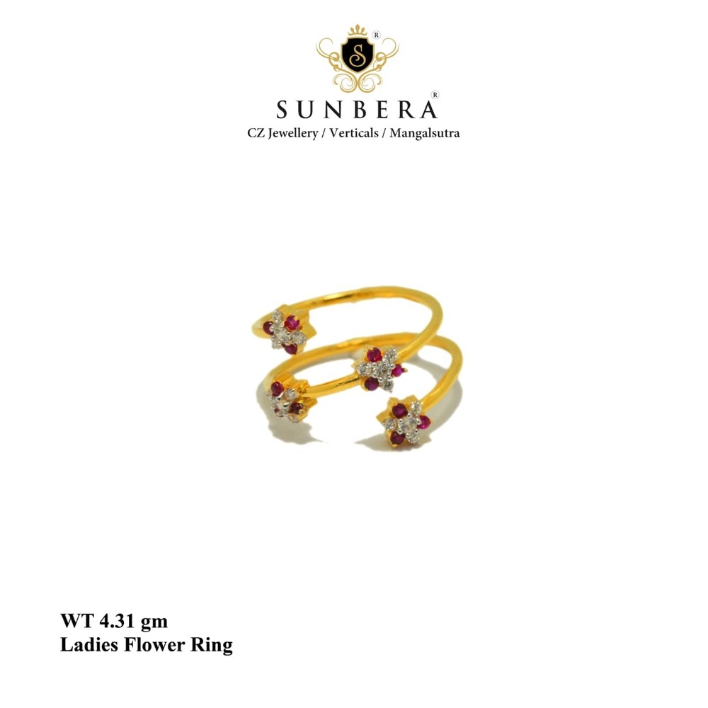 92% New Design Ladies Flower Ring