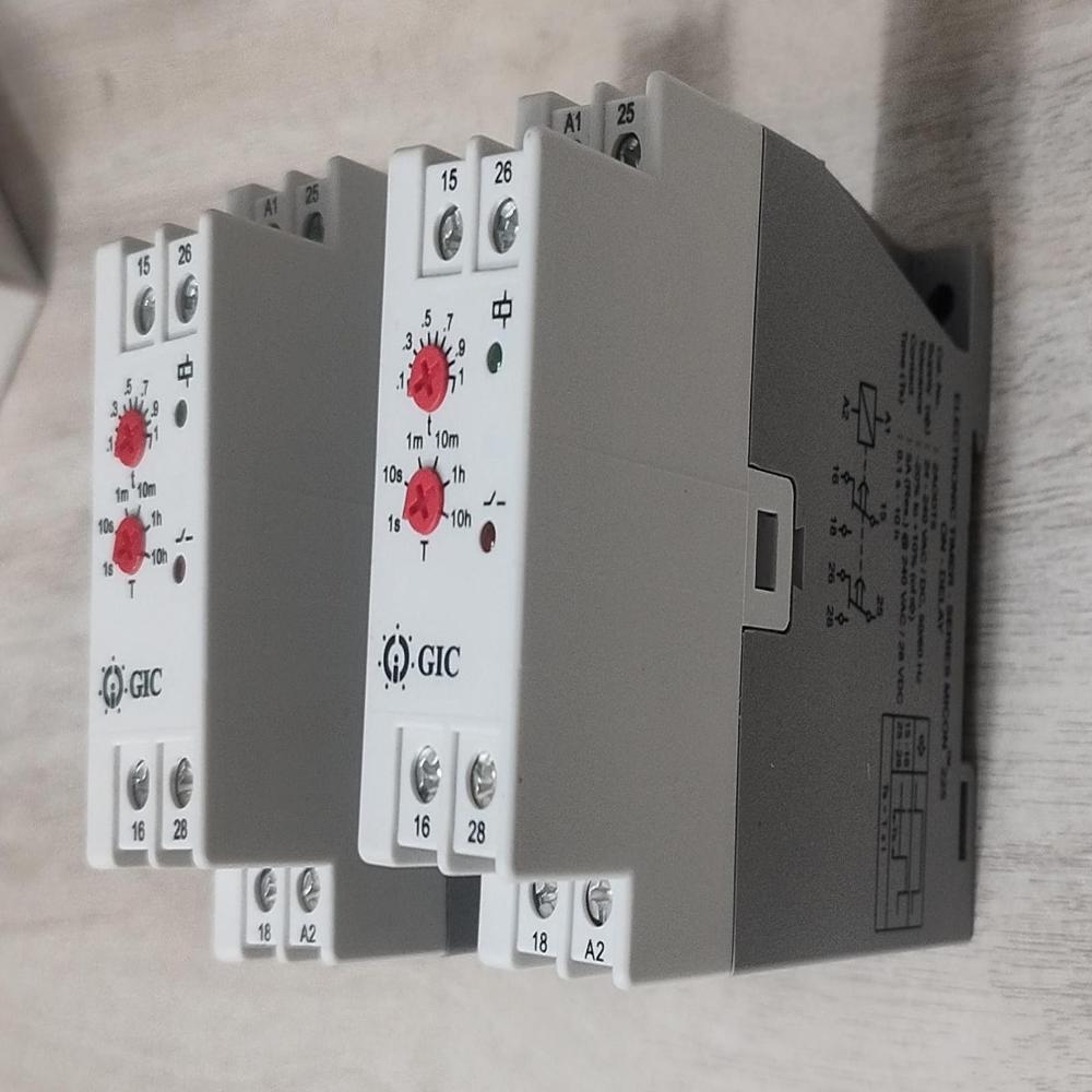 Gic 2aodt5 Digital Timer - Color: White