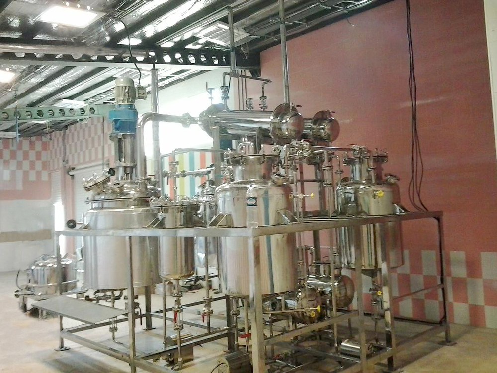 Natural Color Extraction Plant - Capacity: 500 - 5000 Kg/Day
