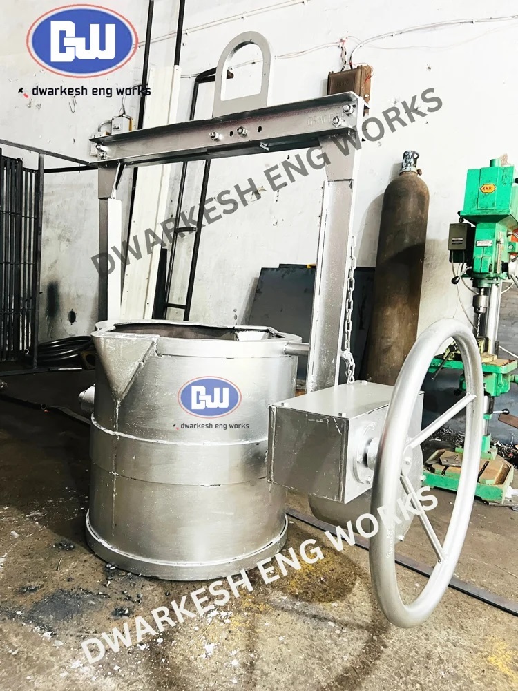 500 Kg Lip Pouring Ladle - Color: White