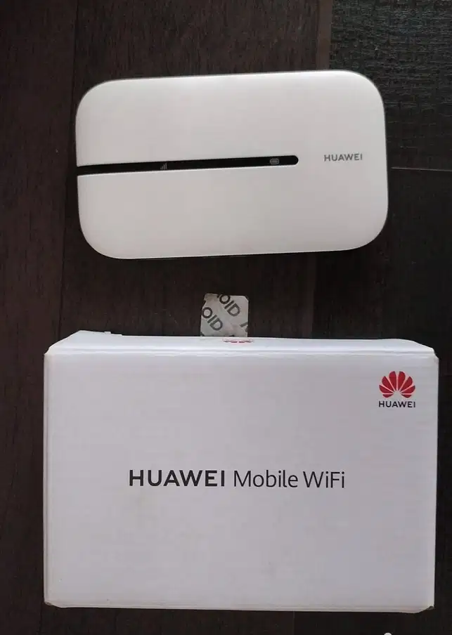 Huawei E5576-606 Mobile Wifi 150 Mbps Data Card Calls Not Supported (White) - Dimension (L*W*H): 8.3 X 8.3 X 2 Inch Inch (In)