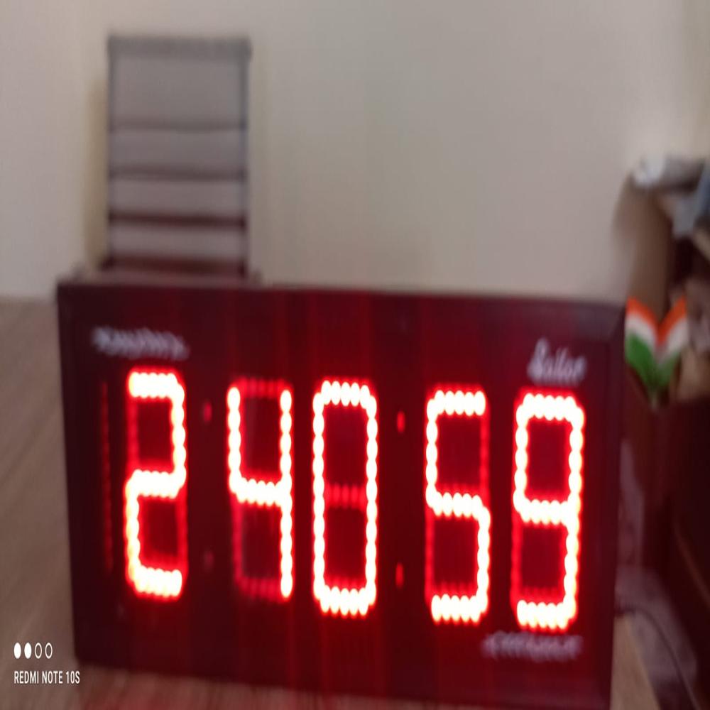 Idc-02/hh:mm:ss/led Digital Clock - Battery Life: 6 Hours