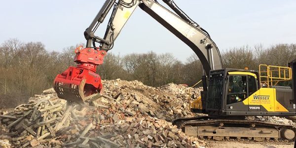 Hydraulic Grabs - Features: Stable Operation