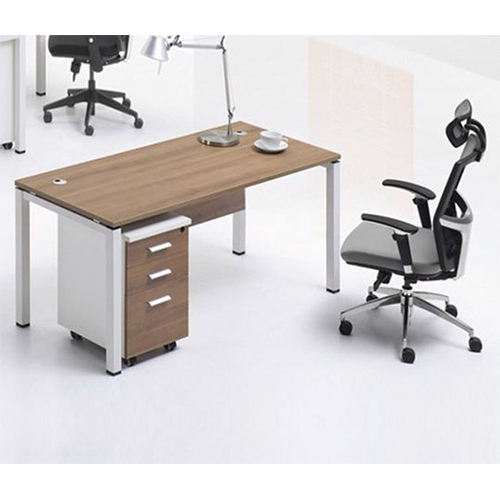 Compass2009 Manager Desk - Assembly: Carpenter Assembly