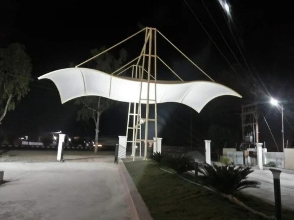 Architectural Tensile Membrane Structure - Floor Material: Concrete