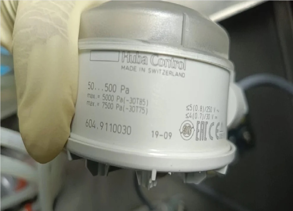 604.9110030 Differential Pressure Switch By Huba Control