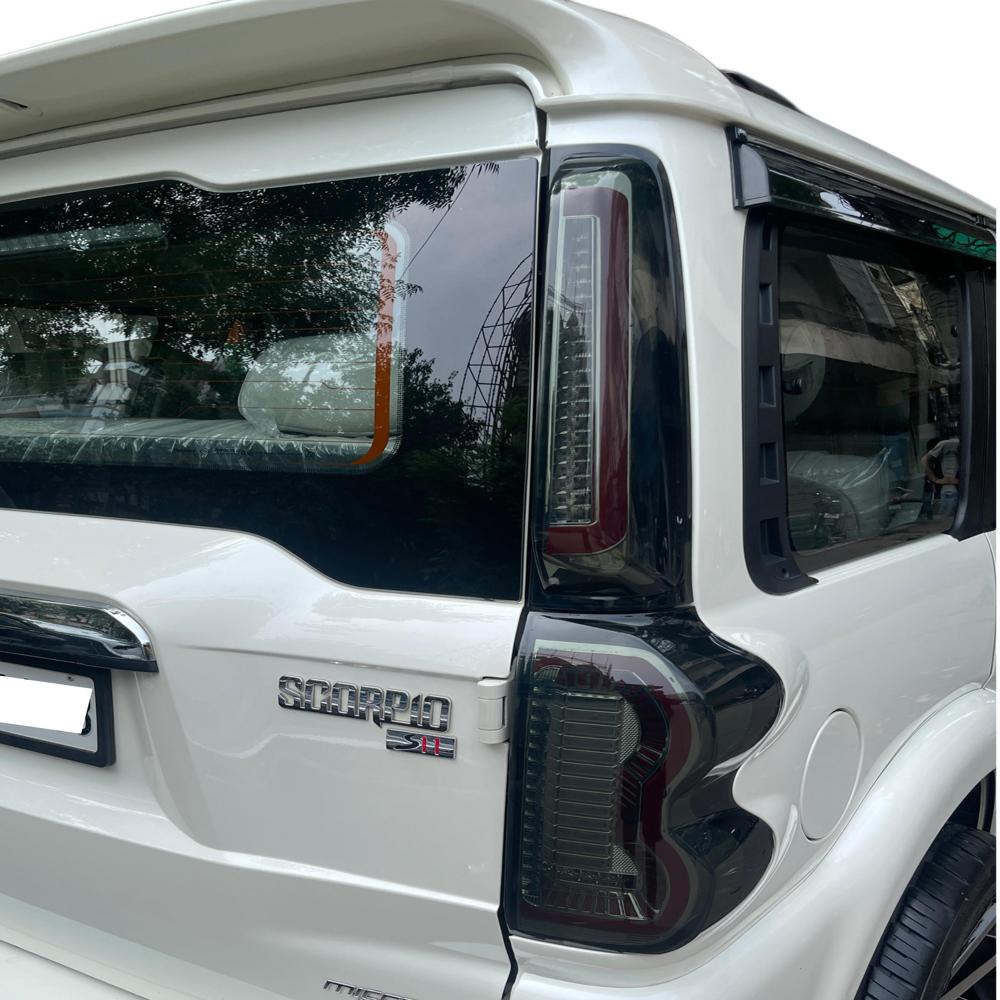 K D TAILLIGHT WITH PILLER LIGHT FOR MAHINDRA SCORPIO (SMOKY BLACK) LED COMPLETE SET