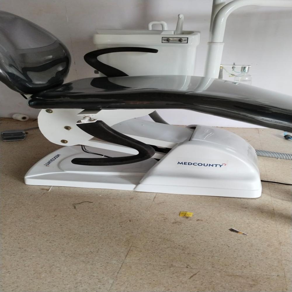 Medcounty Semi Electronic Dental Chair - Color: White