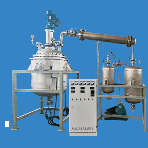 Pilot Reactor With Codenser