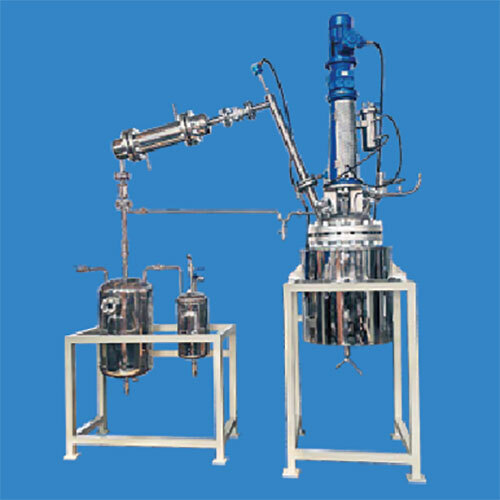 Pilot Reactor With Codenser