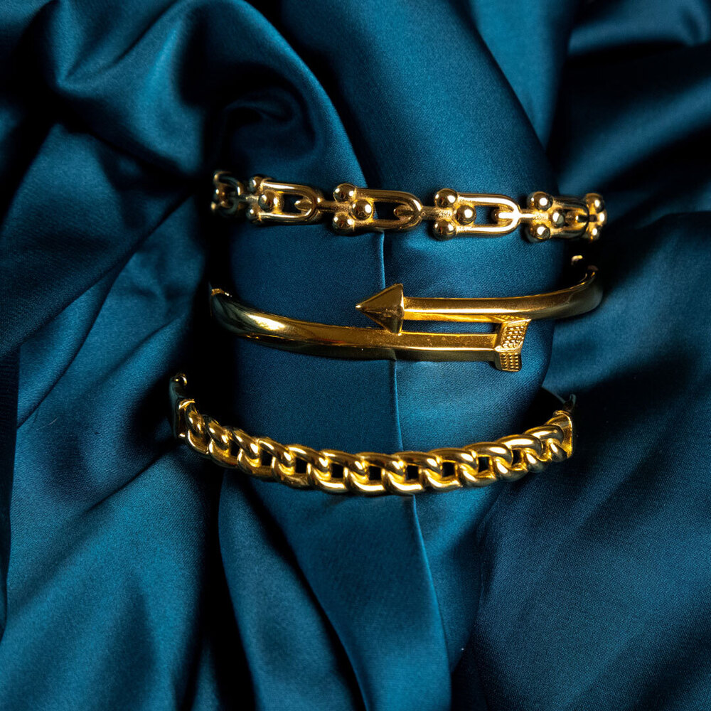 Arrow Gold Bracelet - Color: Golden