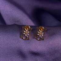 Gold And Diamong Earring