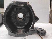 KNUCKLE, STEERING R H - NEW HOLLAND CONSTRUCTION