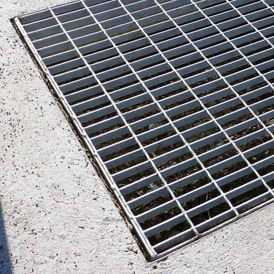 Ms Heavy Duty Drainage Grating - Color: Silver