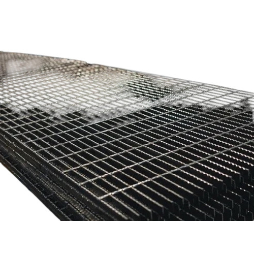 Gutter Gi Grating - Color: Black