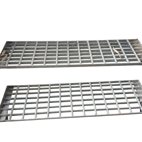 Hot Dip Galvanized Iron Gratings - Mild Steel, Customized Size, Silver Color | High Strength, Corrosion Resistant, Rectangular Shape