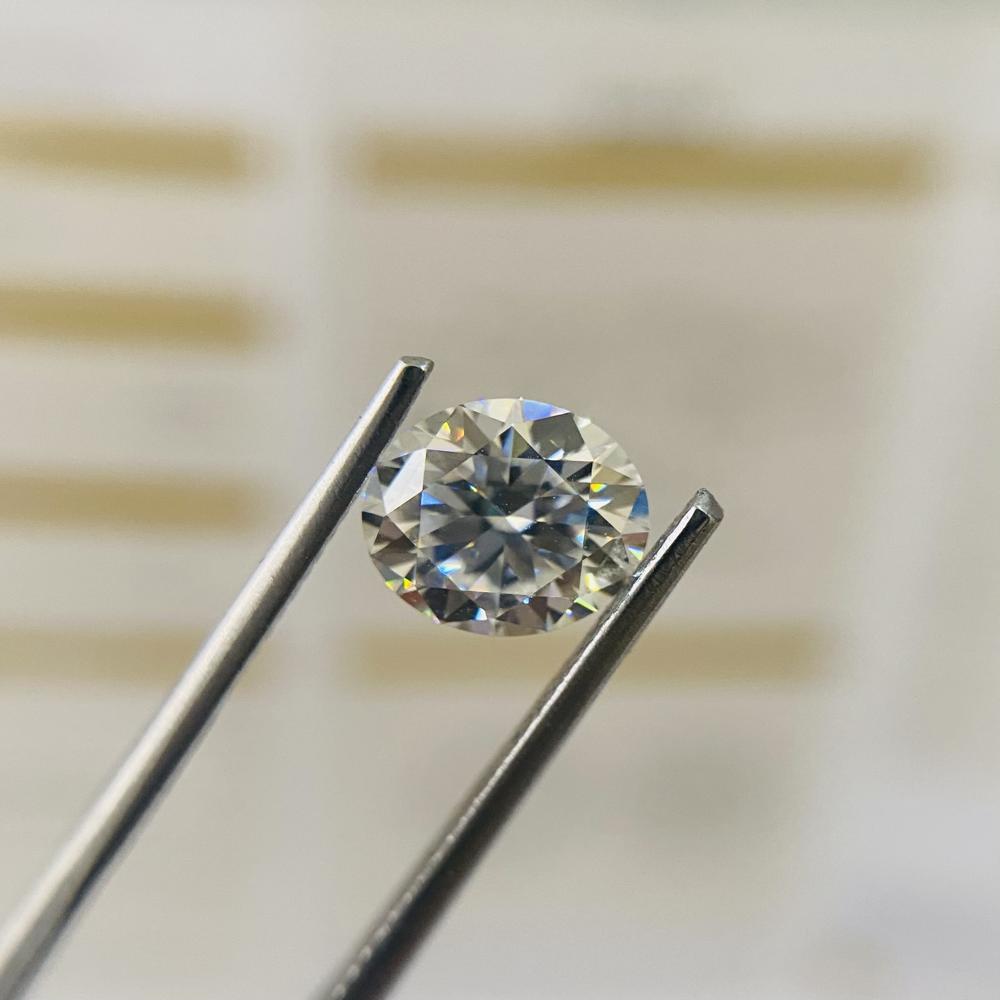 White Moissanite Diamond