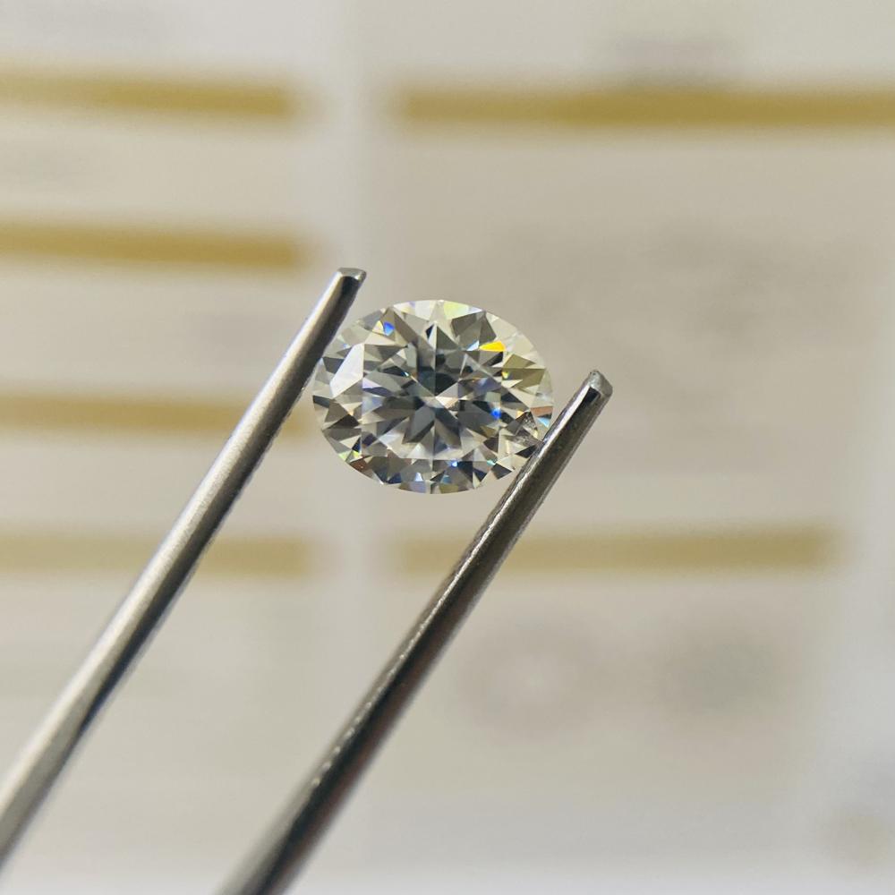 White Moissanite Diamond