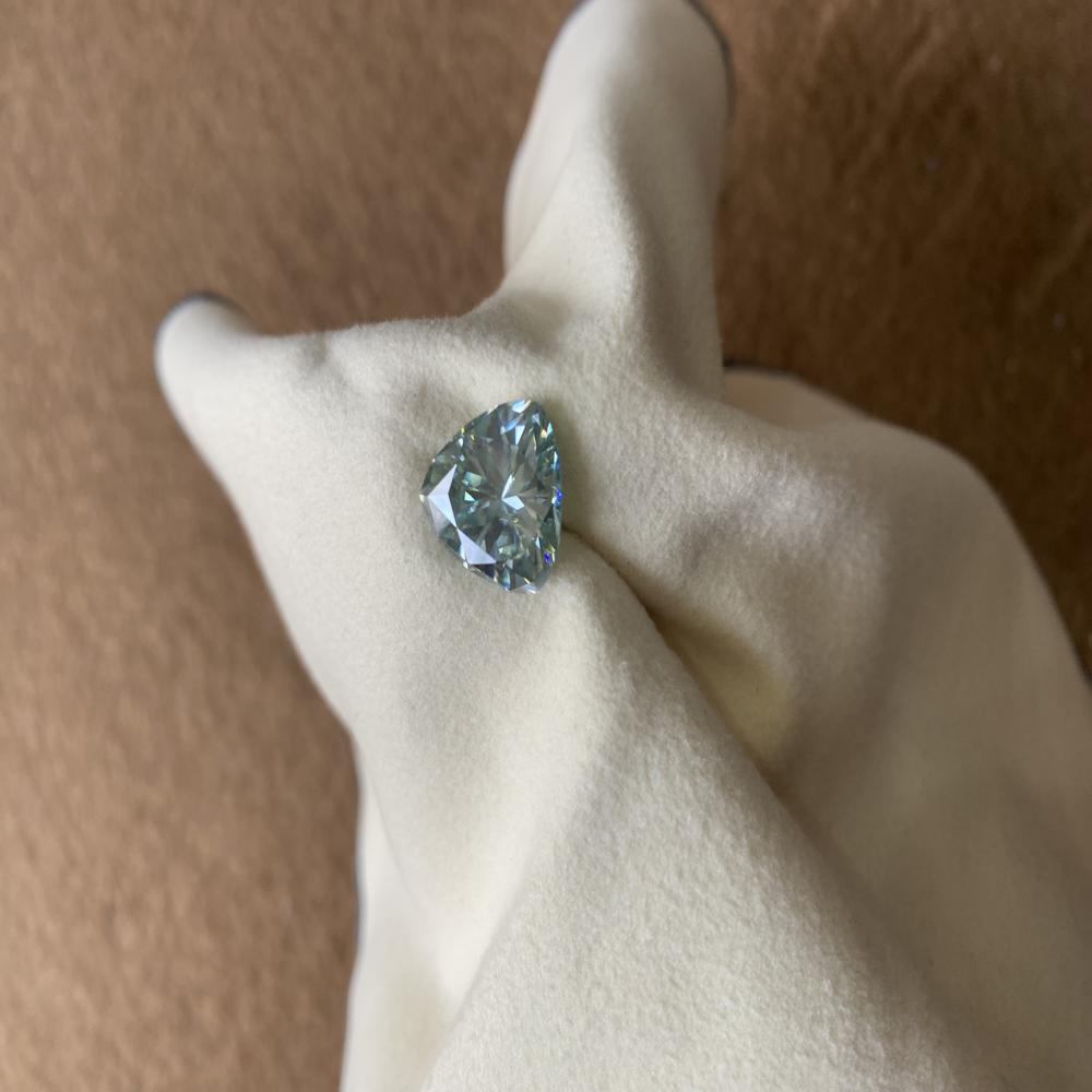 Aqua blue Moissanite 