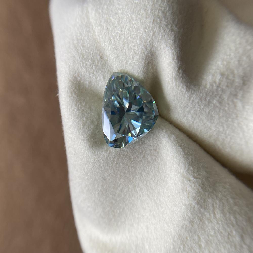 Aqua blue Moissanite 