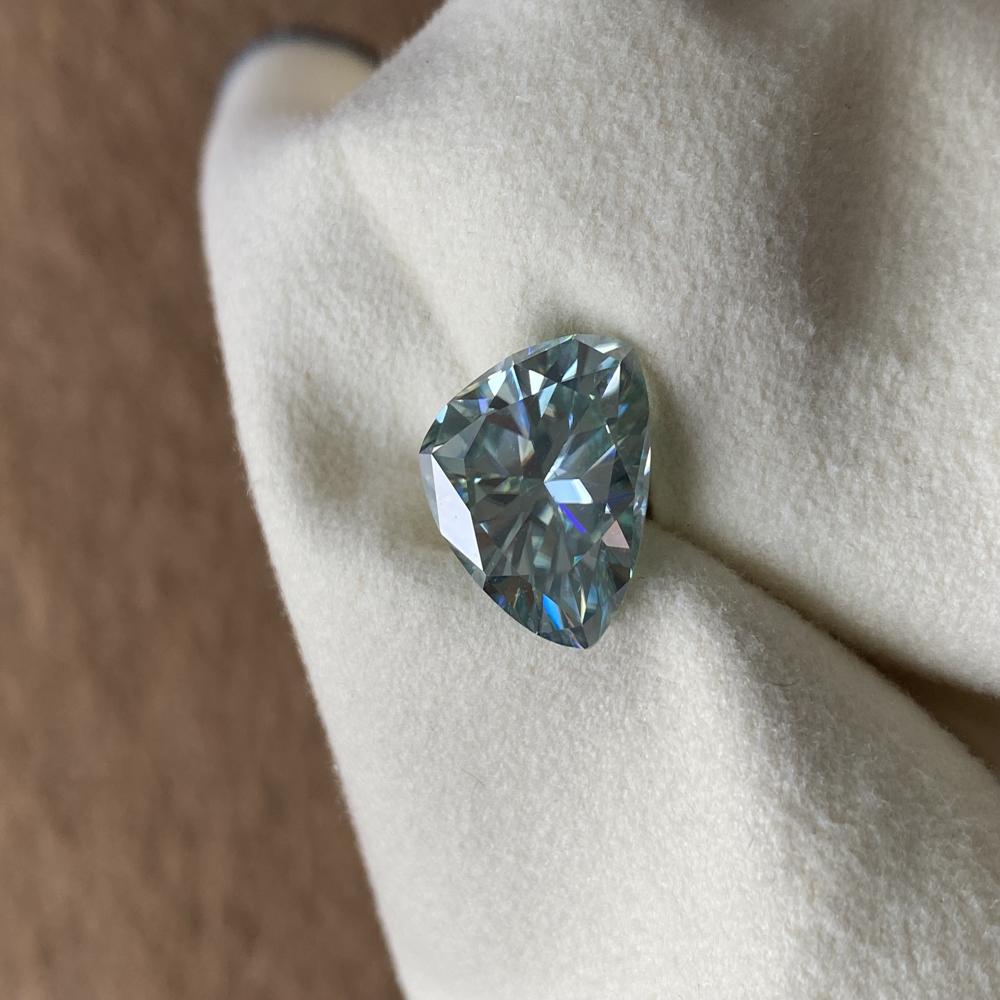 Aqua blue Moissanite 