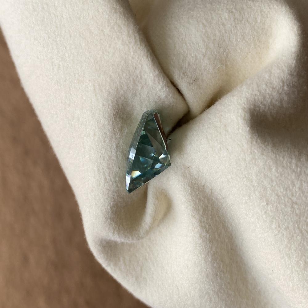 Aqua blue Moissanite 