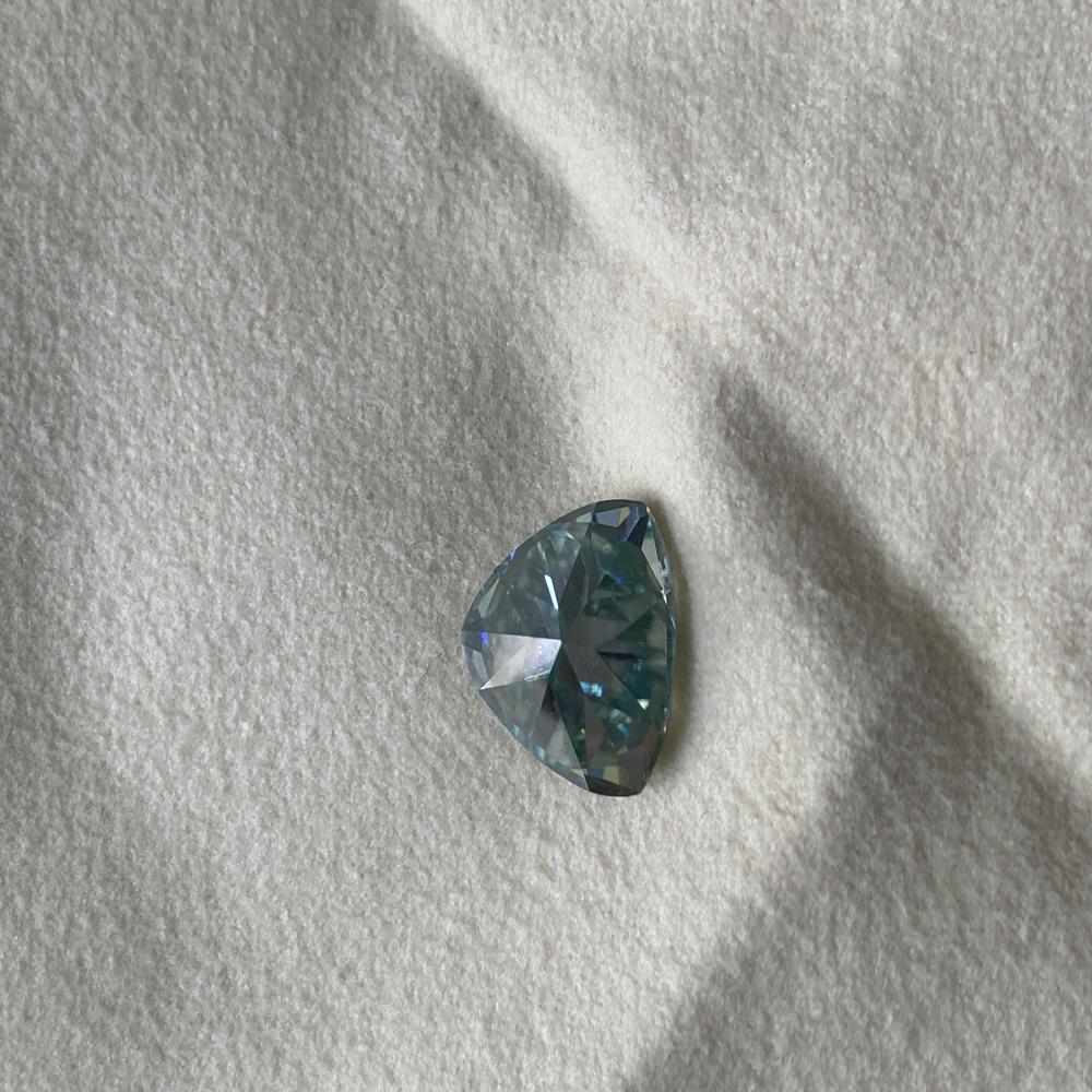 Aqua blue Moissanite 