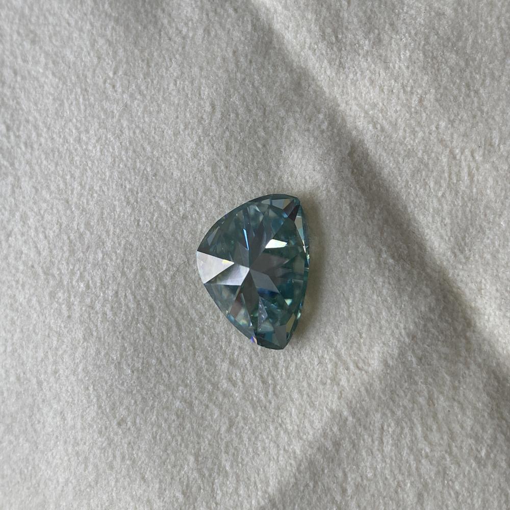 Aqua blue Moissanite 