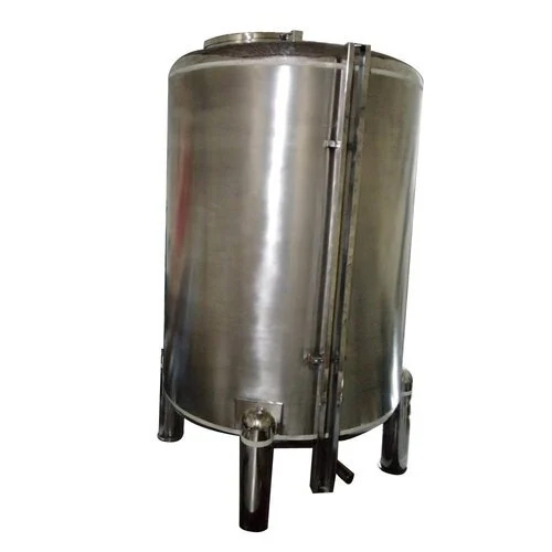 Vertical Milk Storage Tank - Capacity: 2000 Ltr