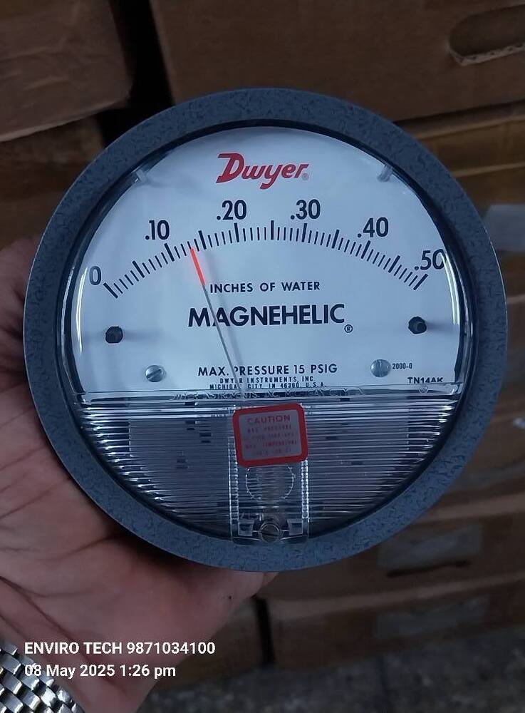 Dwyer 2000-0 Magnehelic Differential Pressure Gauge Range 0-0.5 Inch Wc