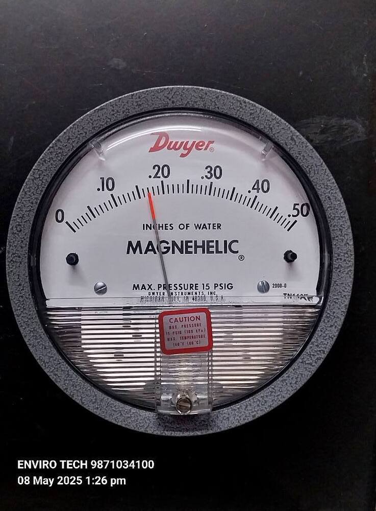 DWYER 2000-0 Magnehelic Differential Pressure Gauge Range 0-0.5 Inch WC