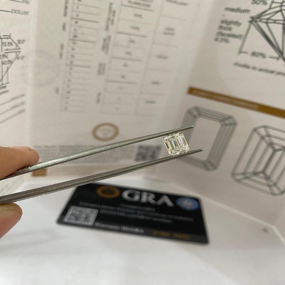 GRA Certified Emerald Cut Moissanite Diamond, D Color VVS1 Clarity Excellent cut For Jewellery